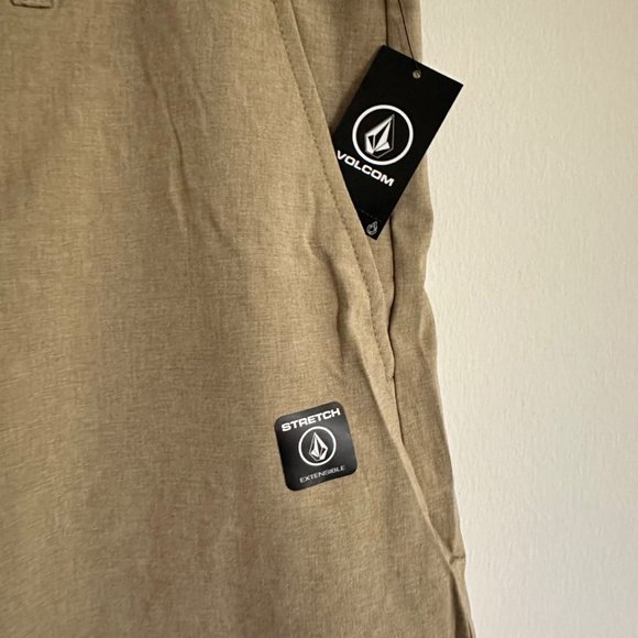 New Volcom Men’s Size 36 Shorts Surf N' Turf 4 Way Stretch Khaki NWT - Picture 3 of 12